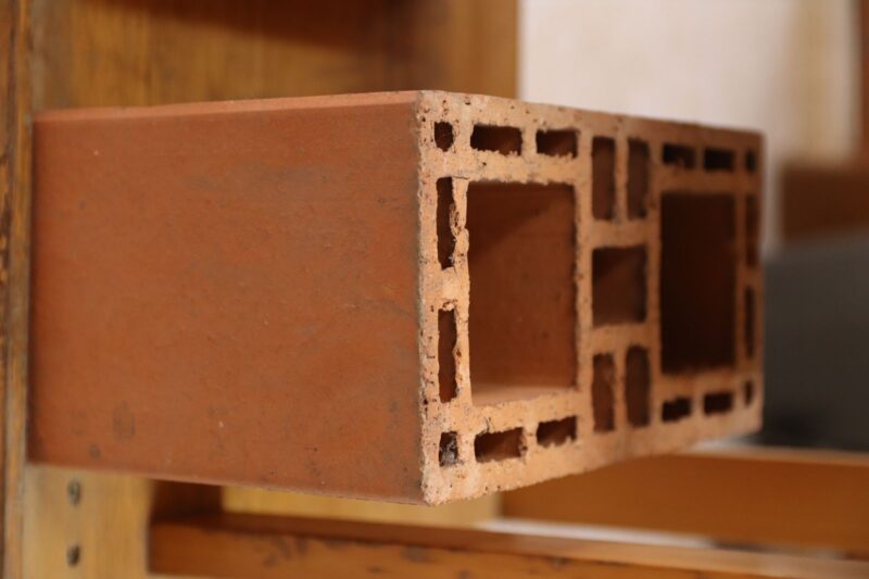  bloco de cerâmica ou concreto